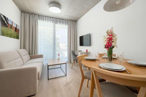 Księcia Witolda 60 Stylowy Apartament w Klimatycznym Budynku by Renters Premium, Breslau (Foto 10)