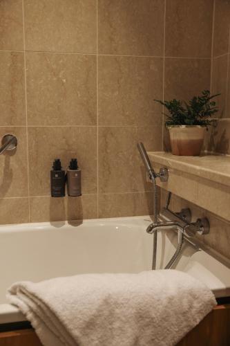Donnington Valley Hotel Golf & Spa - image 2