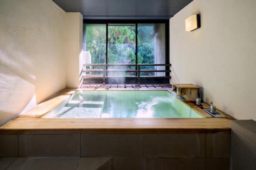 熱水浴缸