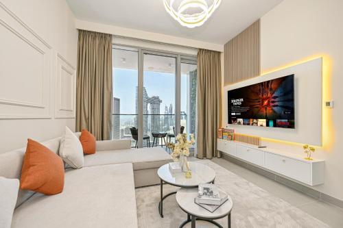 Luxury 2BR in Downtown 35th Floor 5 min walk Dubai Mall, Gym,Pool, 500mbps Wifi, Forte Tower, Dubaï
