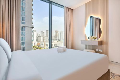 STAY BY LATINEM Luxury 2BR Holiday Home CVG 907 Near Burj Khalifa, Dubai (Foto 10)