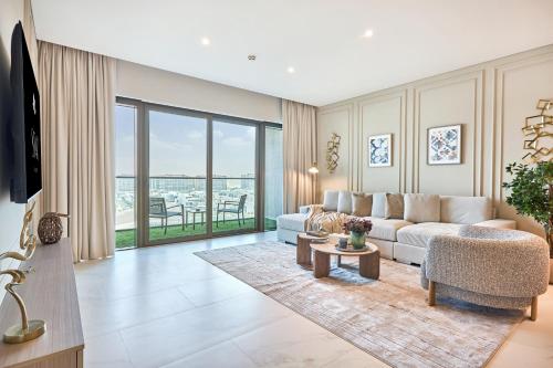 STAY BY LATINEM Luxury 2BR Holiday Home CVG 907 Near Burj Khalifa, Dubai (Foto 4)