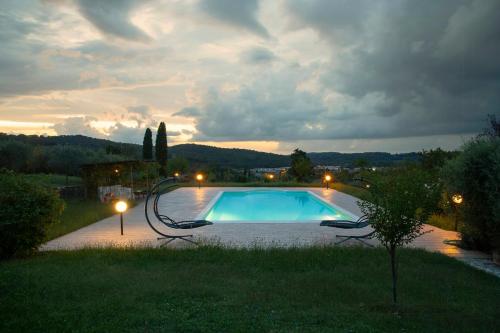 外部景觀, Historic Villa With Pool In The Heart Of Chianti in 蒙特利基奧尼