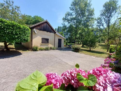 Gîte la Poussinière à Sarlat (Gite la Poussiniere a Sarlat) in 拉加內達