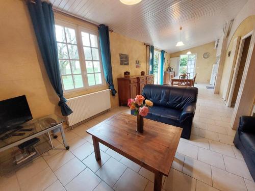 Gîte la Poussinière à Sarlat (Gite la Poussiniere a Sarlat) in 拉加內達