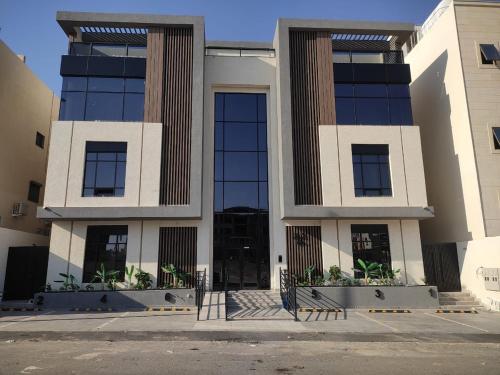 Létesítmények, Three Bedroom Trendy apartment in Almadinah in Al Khatim