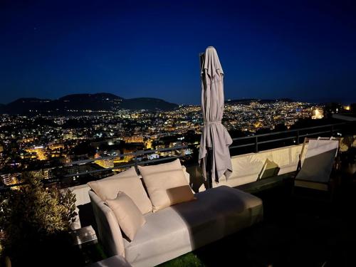 Terrazzo/balcone, Green Hill Appartement a Nice Terrasse 130m2, Vue panoramique, Piscine, Parking Prive, Climatisation in Saint-Sylvestre