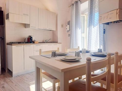 ห้องครัว, Suite Le Monache - Centro storico vista panoramica in มอนเต ซันต์ อันเกโล