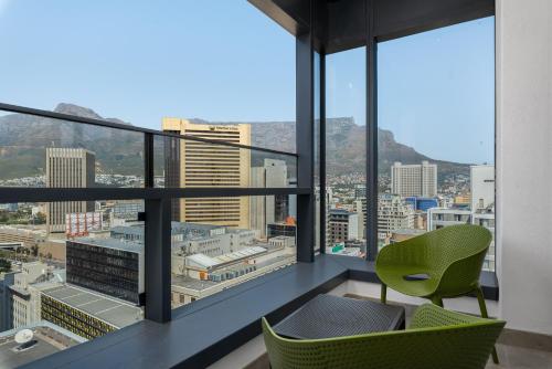 The Rubik Designer Apartment With Cloud Nine Views - image 7