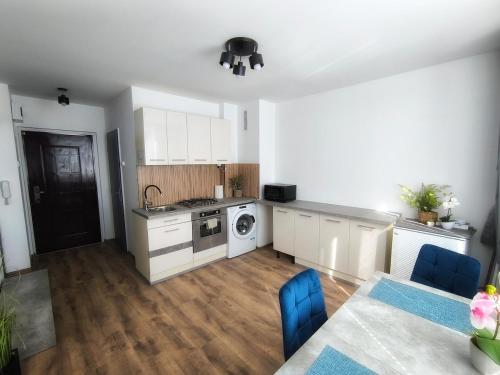 Zafir Garzon in Adyvaros