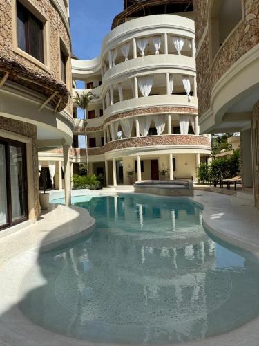 Amani Breeze Ghepard Towers in 華塔木