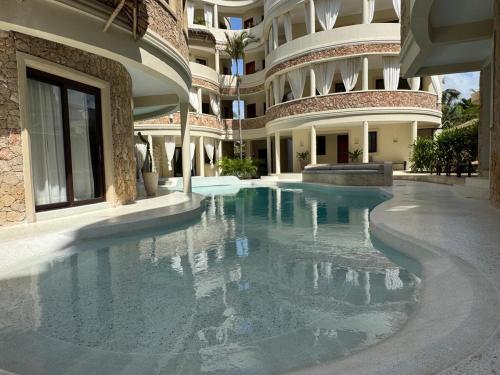 Amani Breeze Ghepard Towers in 華塔木