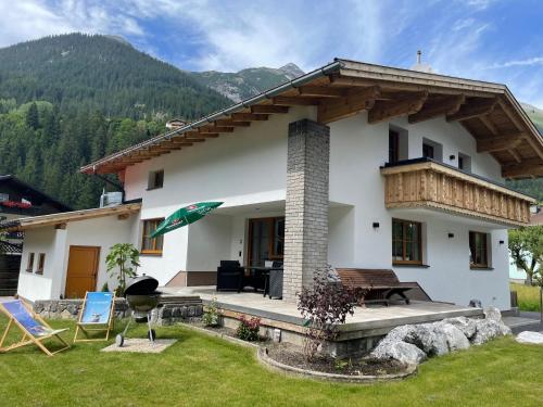 Buck Chalet in Steeg, Österreich
