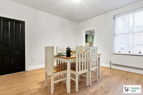 設施, Liz's 4 Bed House: Close to the Motor Point Arena in 達勒斯