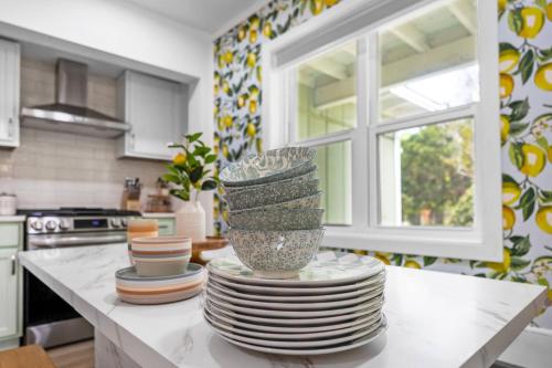 Kid's Playroom & Workspace | 5mins to Downtown, Goulding