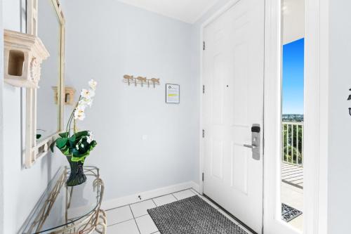 The Crescent 402 in Destin, USA