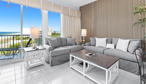 The Crescent 402 in Destin, USA