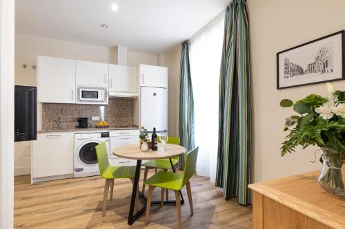 Apartamentos Blume Conde Aranda - image 8