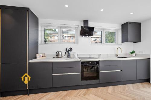Exclusive 1bedroom Flat - Chiswick Business Park! London