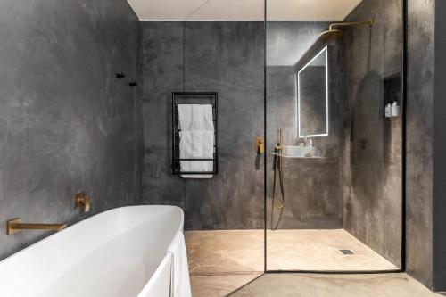 Villa Pietra - Camps Bay - image 9