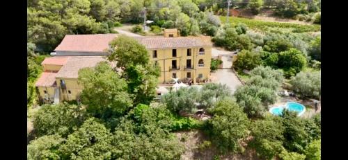 A szálláshely kívülről, Maset del Garraf in Begues