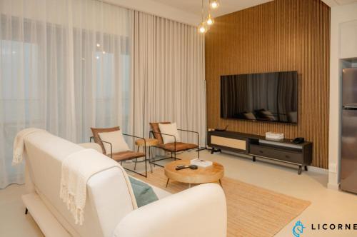 Brand New Modern 2 BR Retreat in Dubai Creek Harbour, Dubai (photo 3)