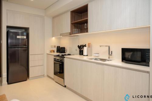 Brand New Modern 2 BR Retreat in Dubai Creek Harbour, Dubai (photo 5)