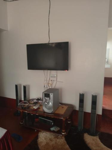 The Kenyan Handbuilt Haven in Meru