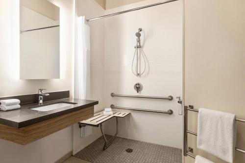 MainStay Suites Frederick - image 12