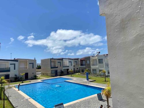 Bassein, Ocean View Villa avec Piscine en Bord de Mer in Sidi Rahal