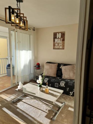 Apartment with pool included near L'Amphore