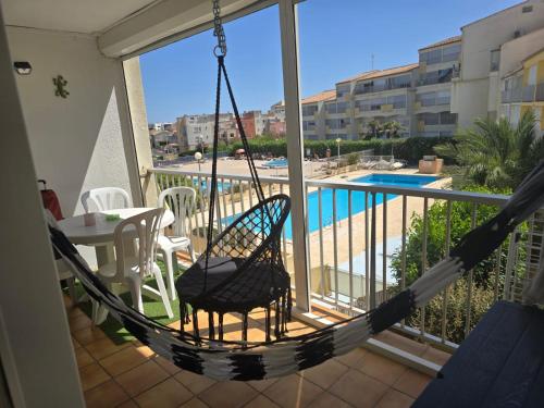Apartment with pool included near L'Amphore