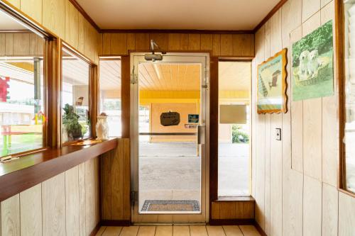Vestíbulo, Capital O Parker Motel Clute Jackson Tx 332 in Clute (TX)