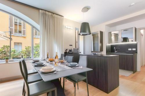 Piazza Castello 200 sqm - Terrace - Jacuzzi, Turin (Foto 2)