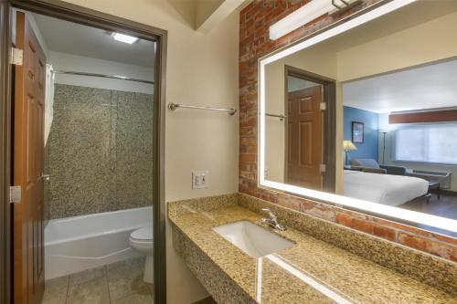 Best Western Copper Hills Inn - image 14