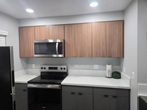 Costa Mesa Stay in Halecrest