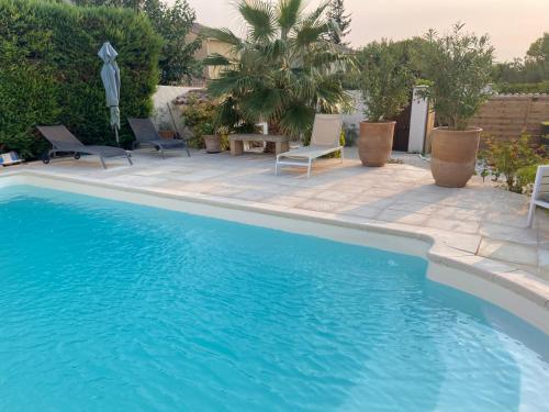 Maison méditerranéenne 130m piscine Vaucluse - Location saisonnière - Carpentras