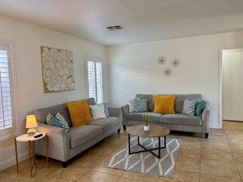 4bd with office space Home near Sunset Park & Airport, Las Vegas (photo 8)
