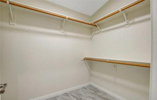 4bd with office space Home near Sunset Park & Airport, Las Vegas (photo 10)
