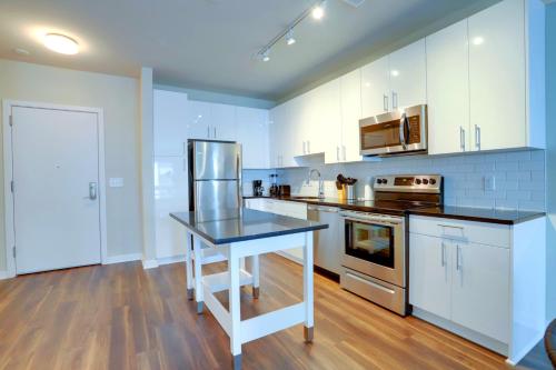 Primer location Apartment at Alexandria in Alexandria, USA