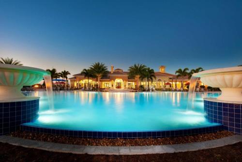 . Stylish Golf Course Coach Home in Ave Maria
