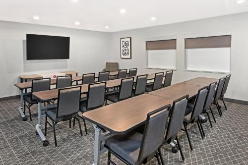 Candlewood Suites Appleton an IHG Hotel - image 2