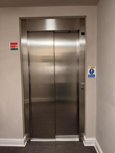 HNFC Stays - Lux & Free Parking, Newcastle upon Tyne (photo 9)