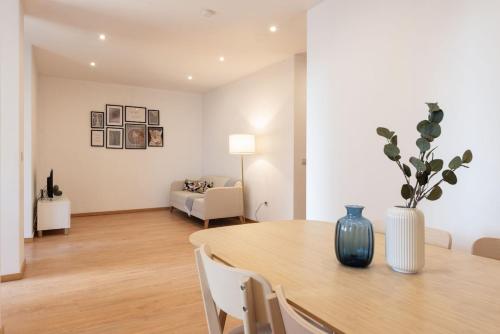 GuestReady - Warm and Inviting flat with balcony, Porto