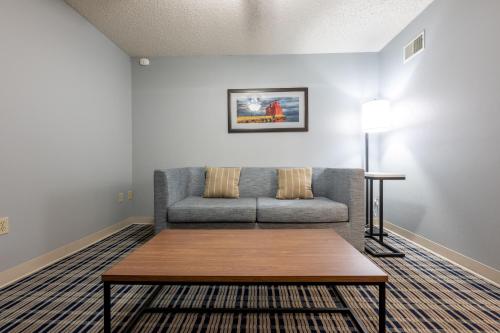 AmericInn by Wyndham Sturgeon Bay - image 10