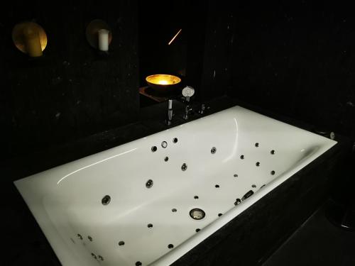 Hot tub, Free wellness rodinny apartman Daniela Anenske udoli in Harrachov