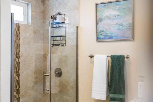 6 Beds 3 Baths Pool BBQ Near the Strip, Las Vegas (foto 8)