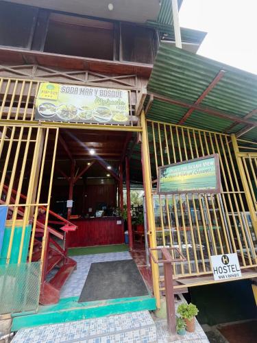 Pub/salon, hostel Mar y Bosque in Drake Bay