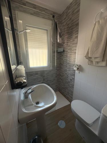 ฝักบัว, Hostal Las rejas in อาร์ชิโดนา