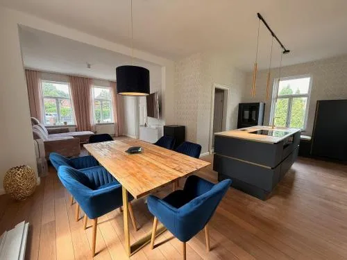 Renoviertes Haus am Sommerdeich in Freiburg - Elbe, Deutschland